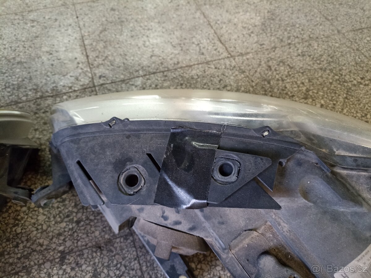 Přední světla Passat B6 . - 4