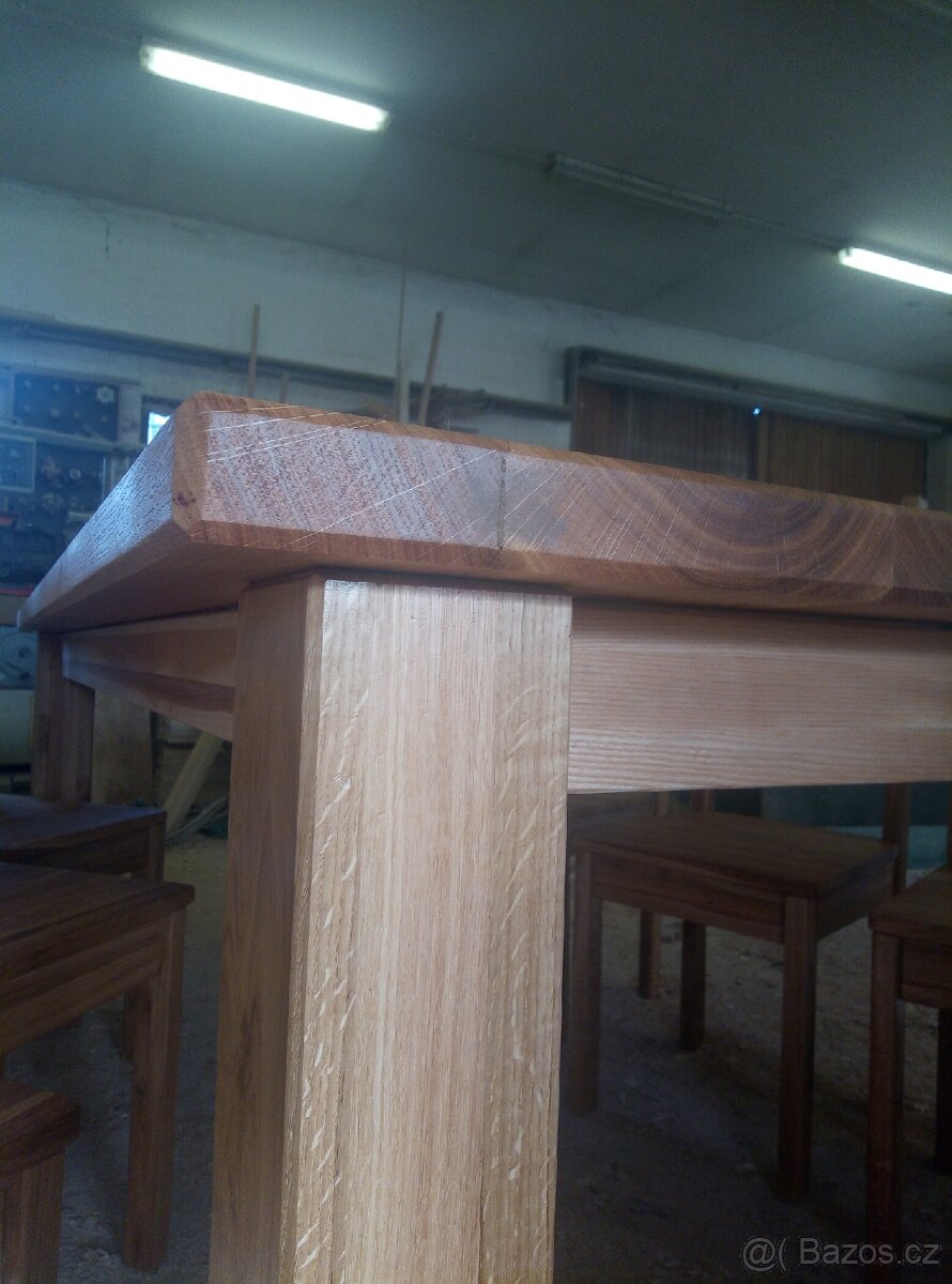 Jídelní stůl dub masiv a židle - 4