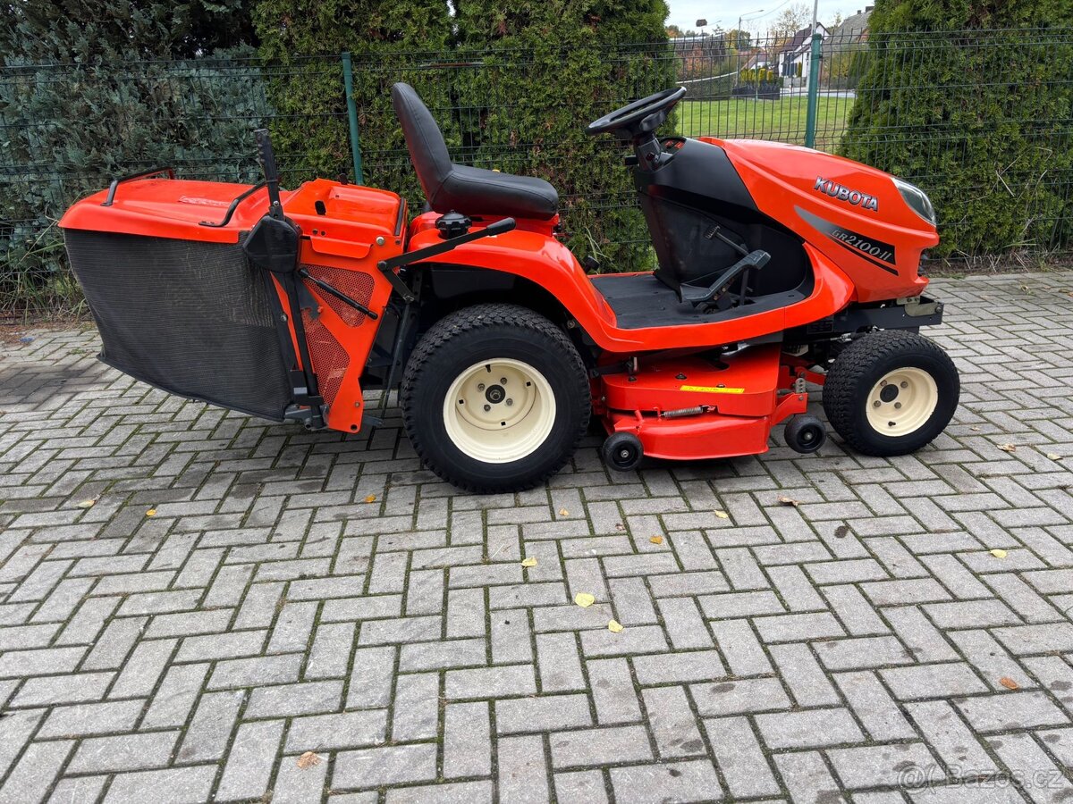Traktor, Mulčovač, traktůrek Kubota GR 2100 II 4x4 - 4