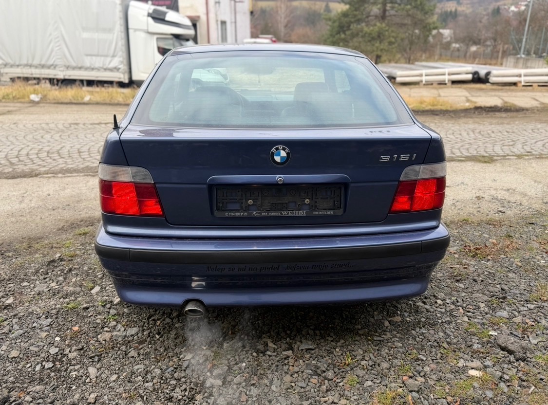 BMW 316i Compact - 4