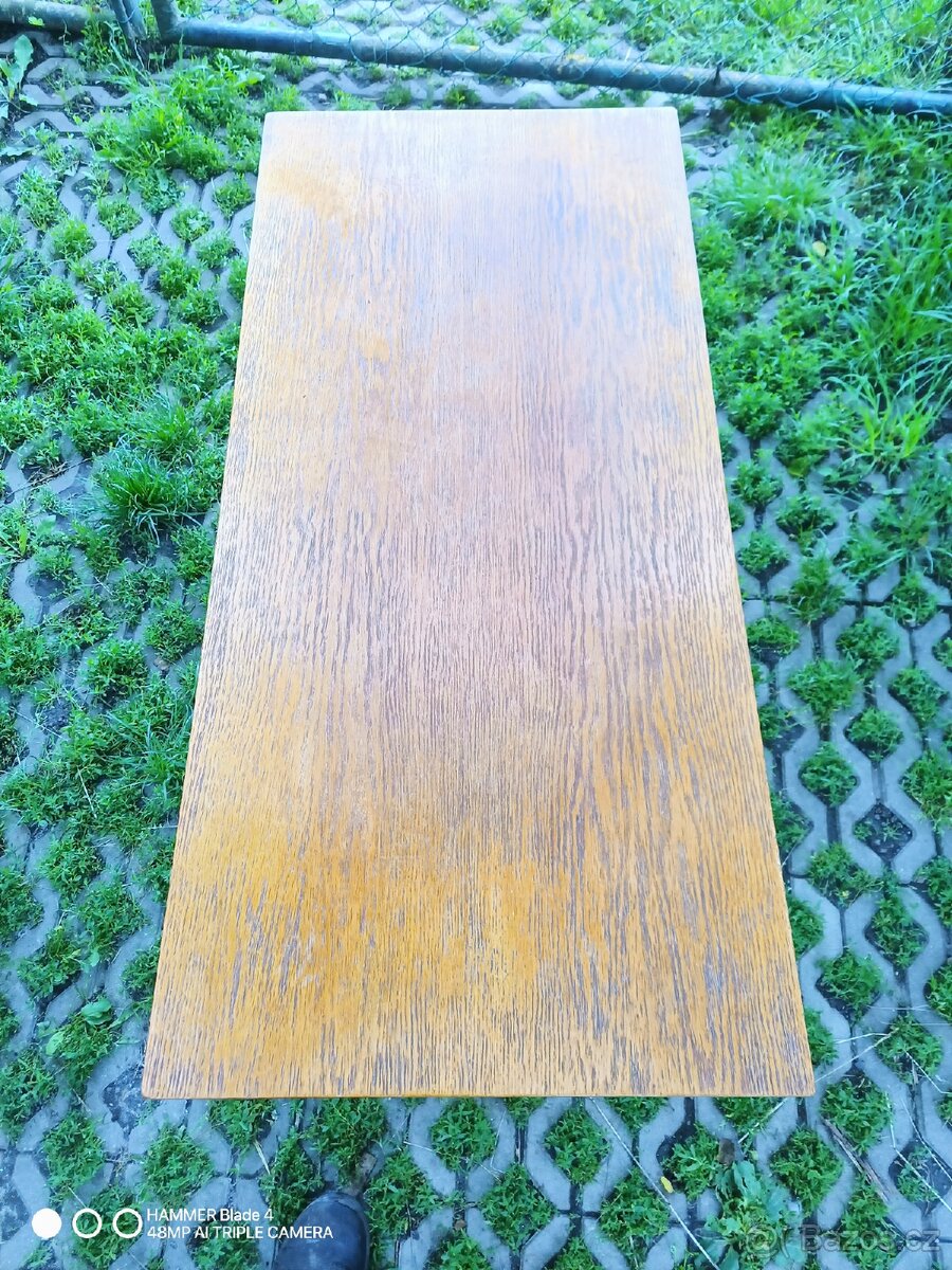 Konferenční stolek - 4