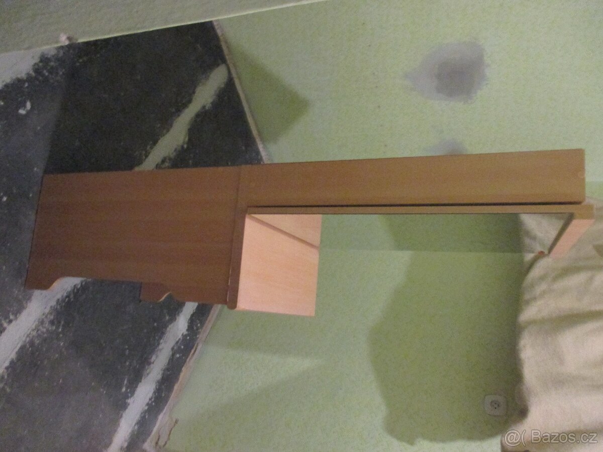 Kosmetický stolek - 4