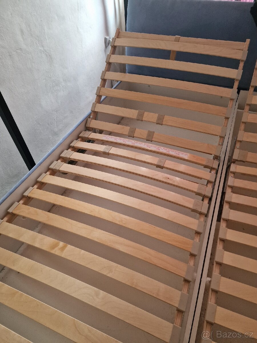 Manželská polstrovaná postel - 4