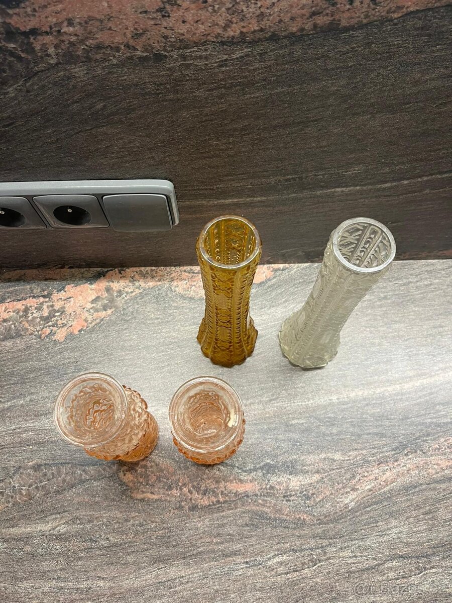 Retro vázy lisované sklo - 4