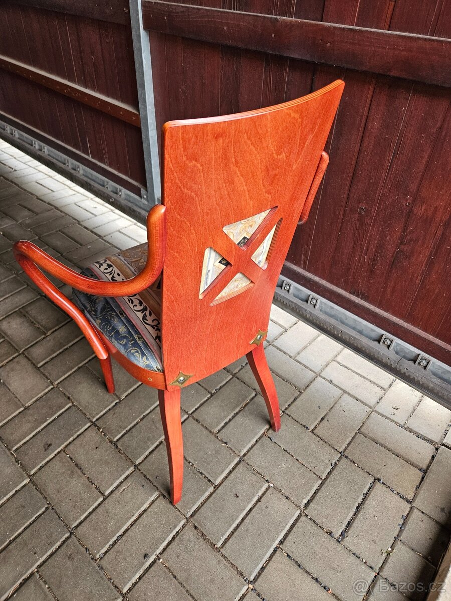 Prodám 8 ks jídelních židlí - 4