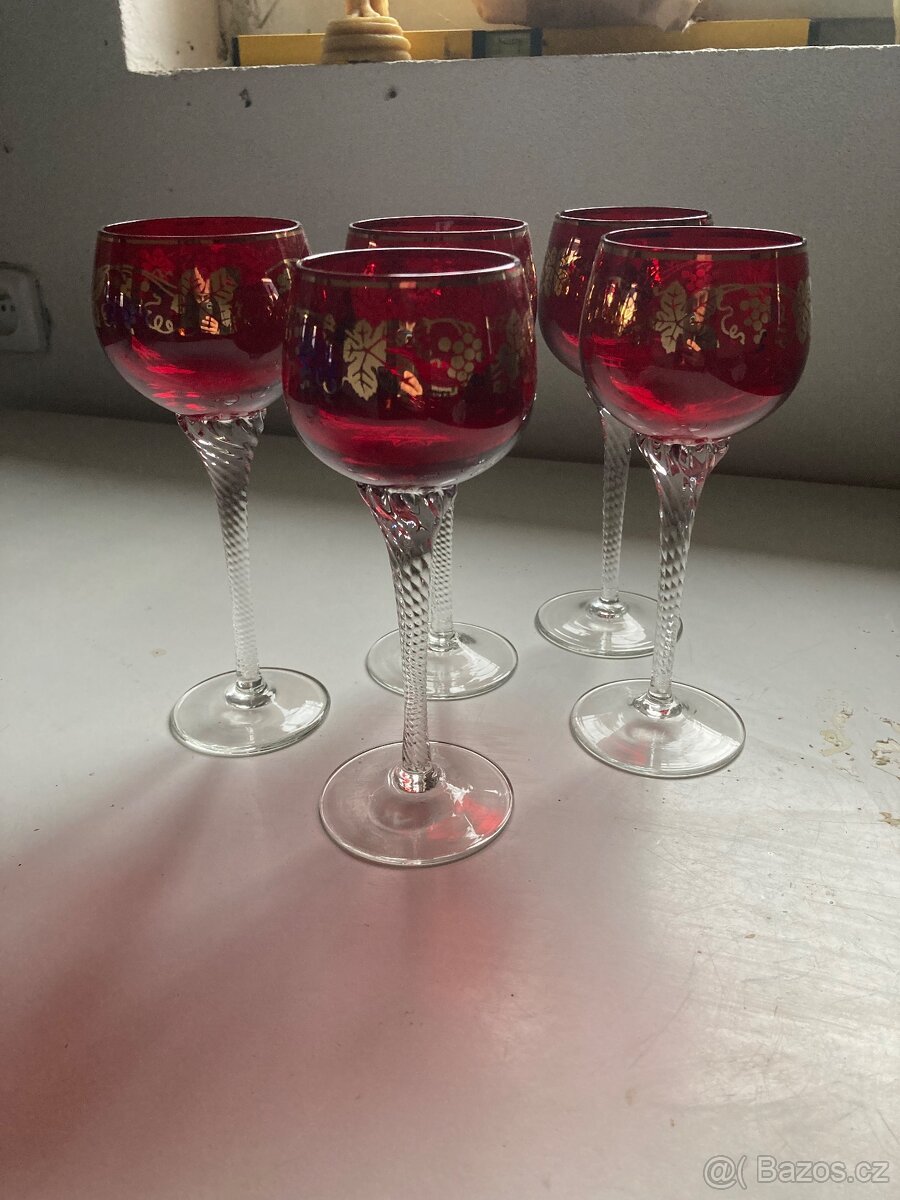 Červené sklenice - 4