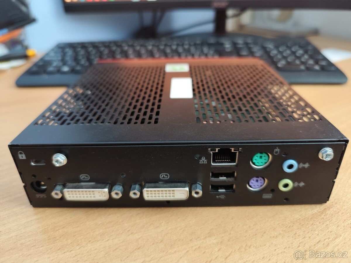 TOP mini PC Fujitsu Futro S520 – 0 dB, len 5–6 W v kľude - 4
