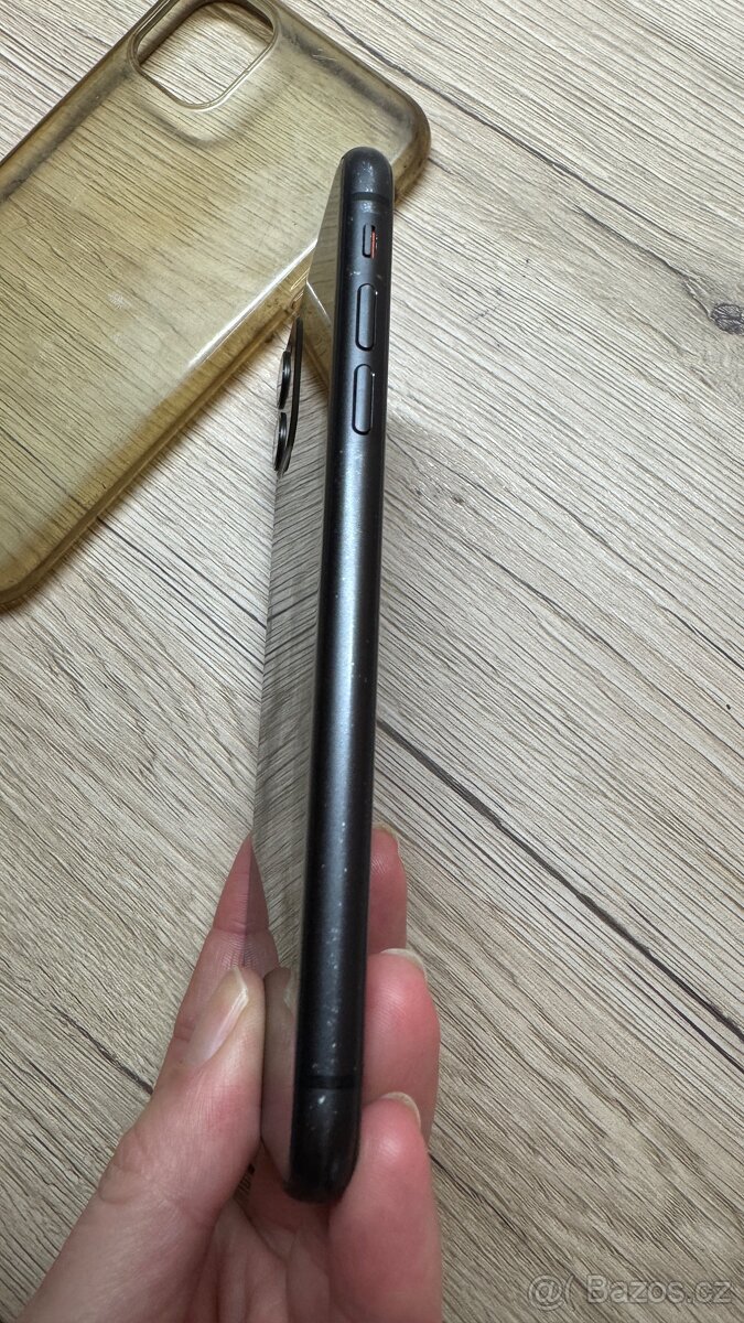 IPhone 11 64GB černý, super stav - 4