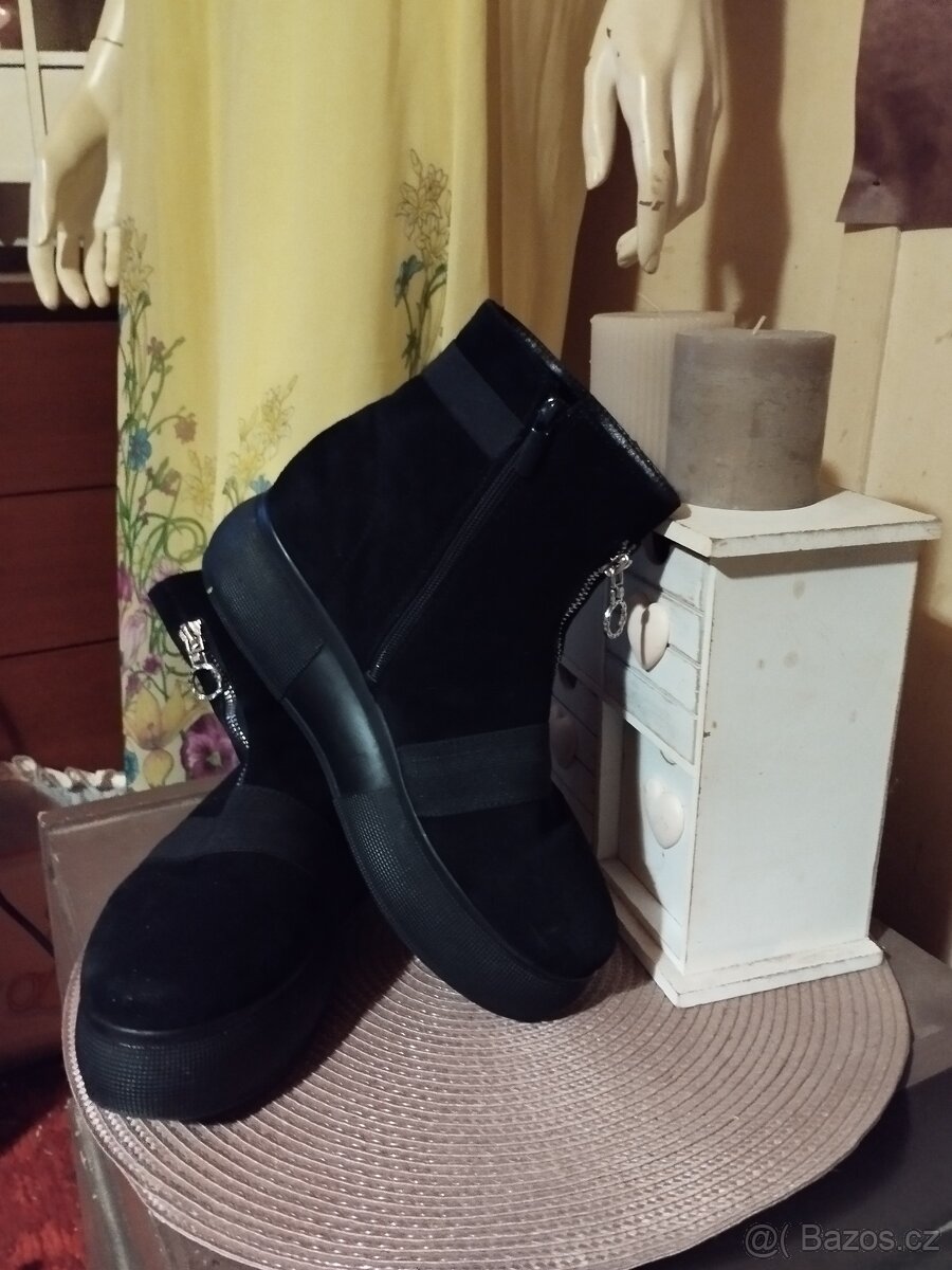 černé kotníkové boty na platformě - 4