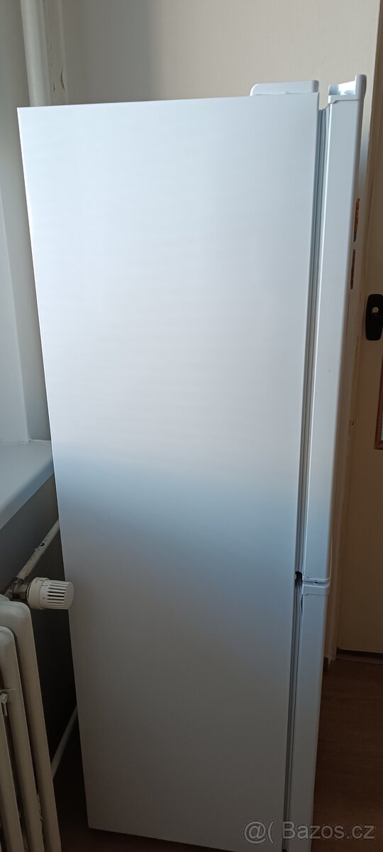 Lednička s mrazákem - 4