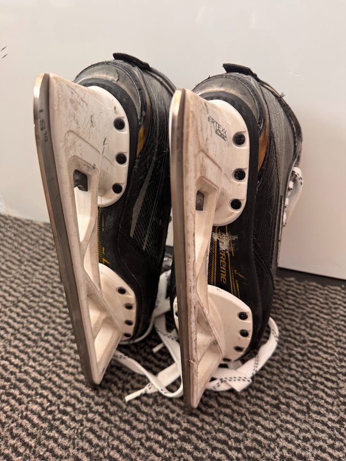 BRANKÁŘSKÉ BRUSLE BAUER SUPREME S27,vel. 39/5,5 D - 4