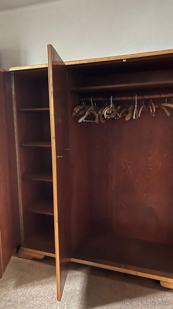 šatní skříň - 4