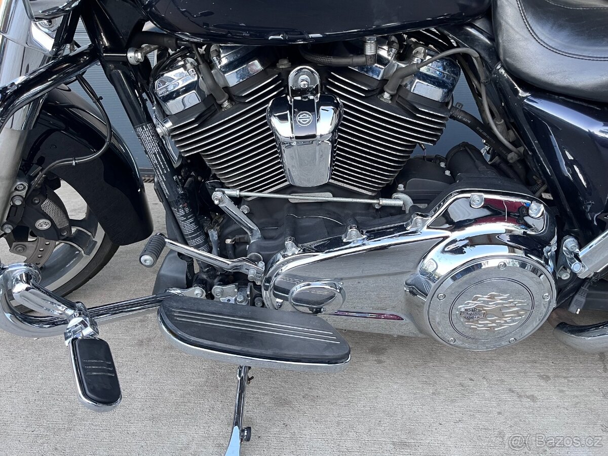 HARLEY DAVIDSON STREET GLIDE - 4