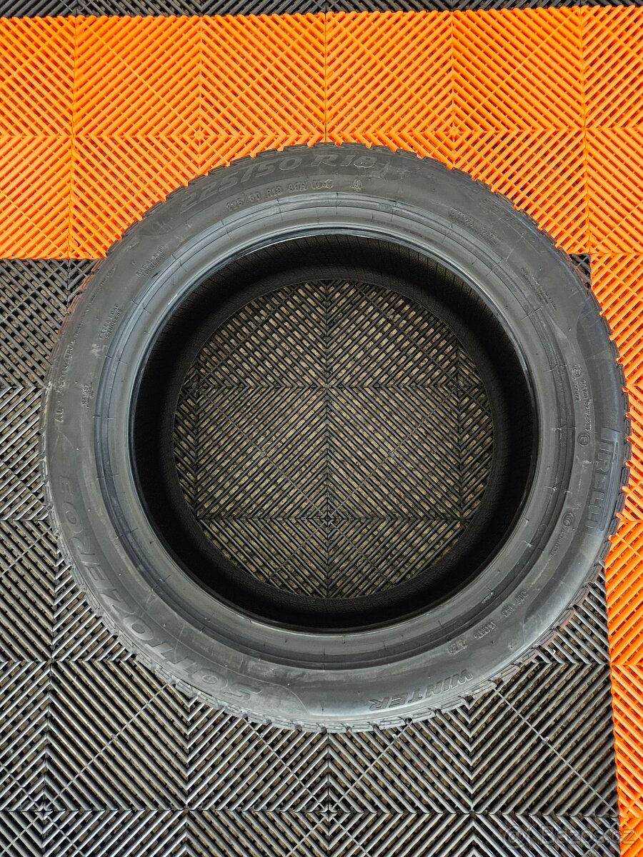 Zimní pneu Pirelli 225/50 R18 - 4