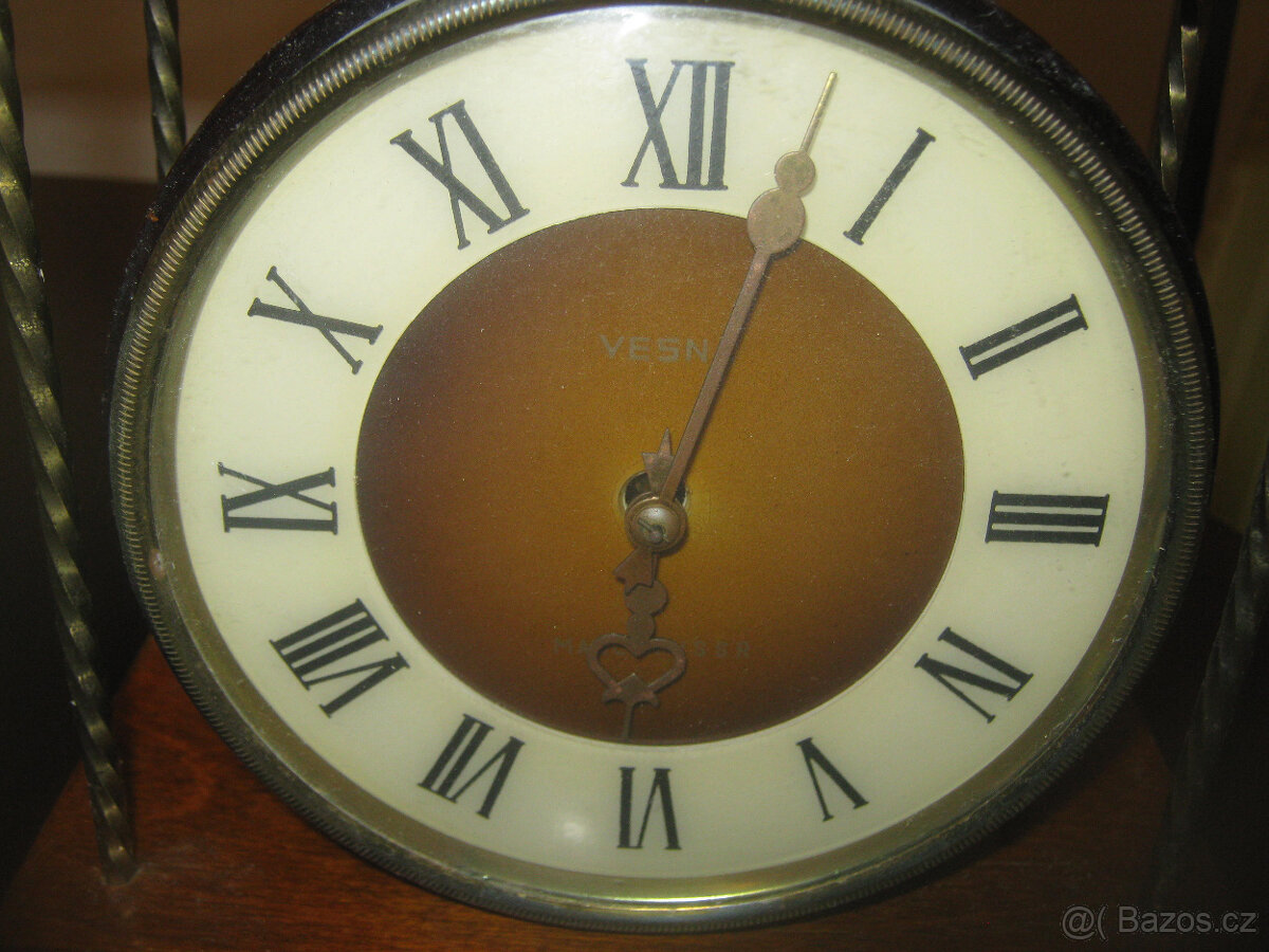 Prodám staré krbové hodiny VESNA -MADE IN SSSR - 4