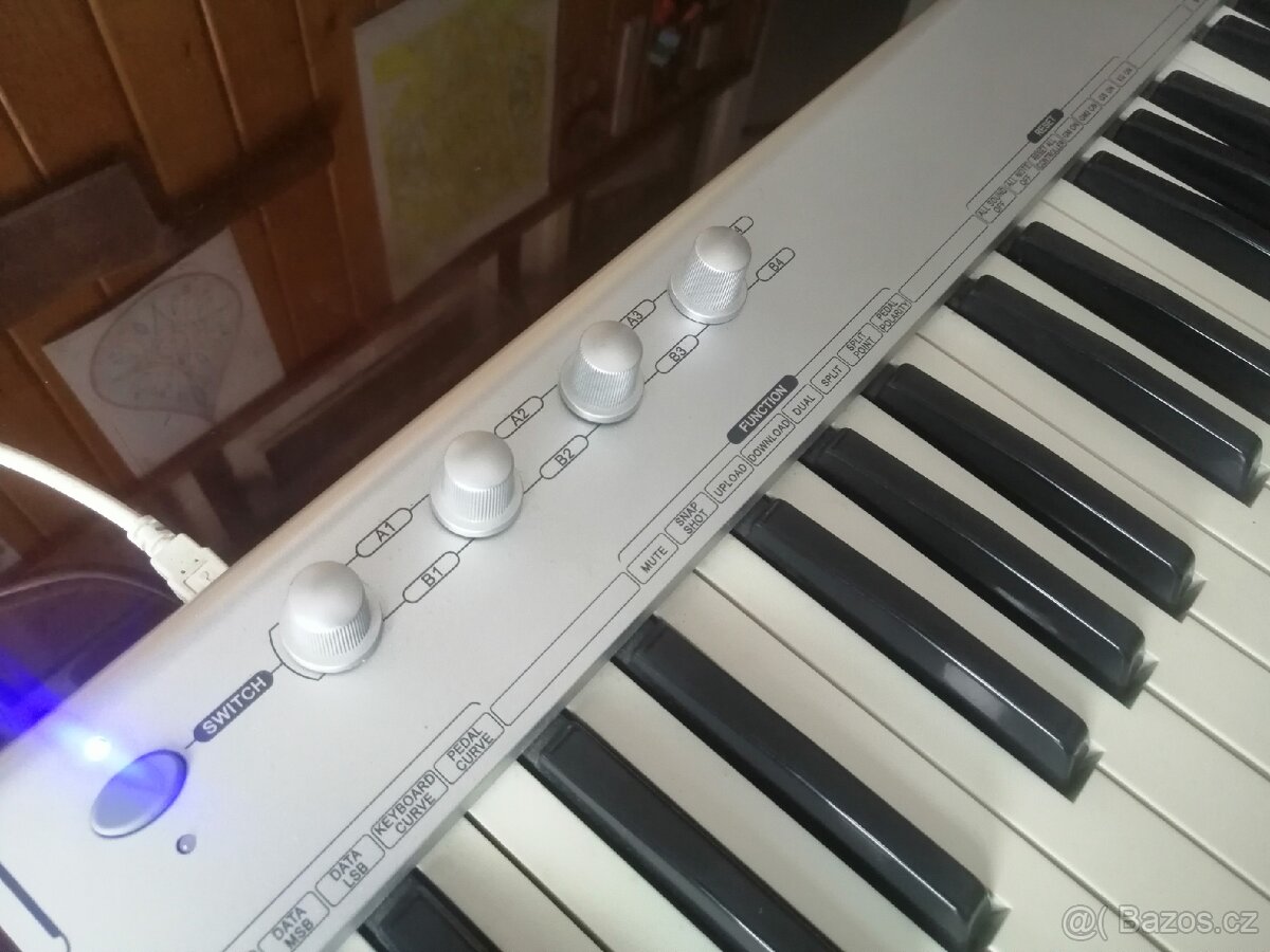 Prodám midi klávesy Fox: KeyControl 49 - 4