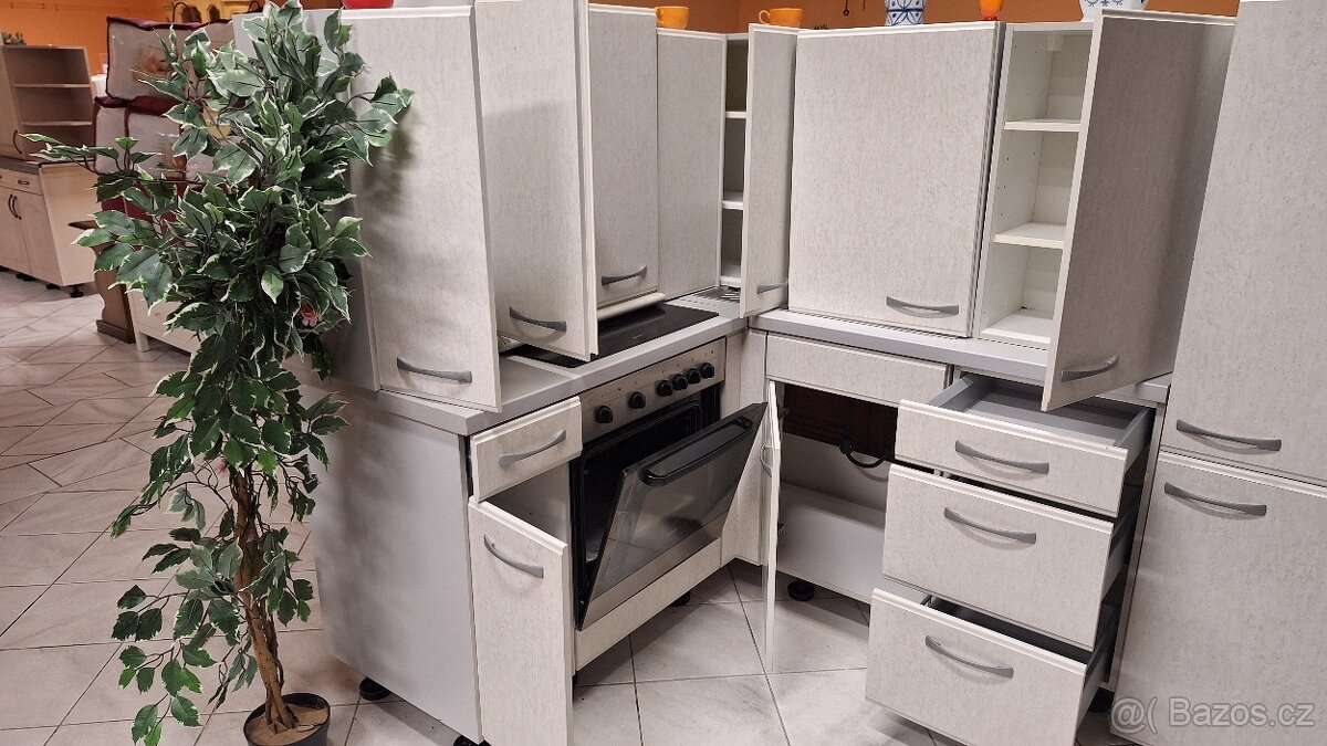 Rohová kuchyňská linka německé výroby - 4