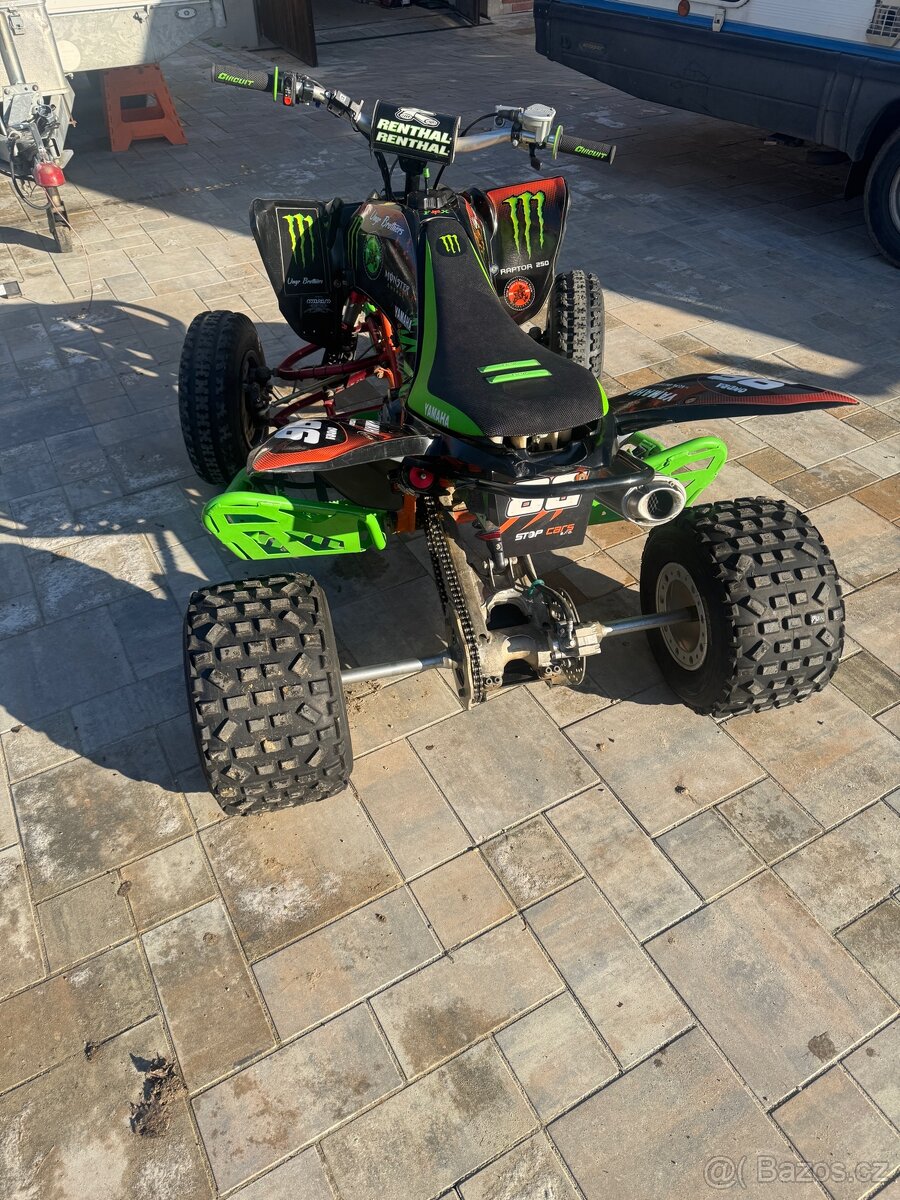 Yamaha YFM raptor 250r - 4
