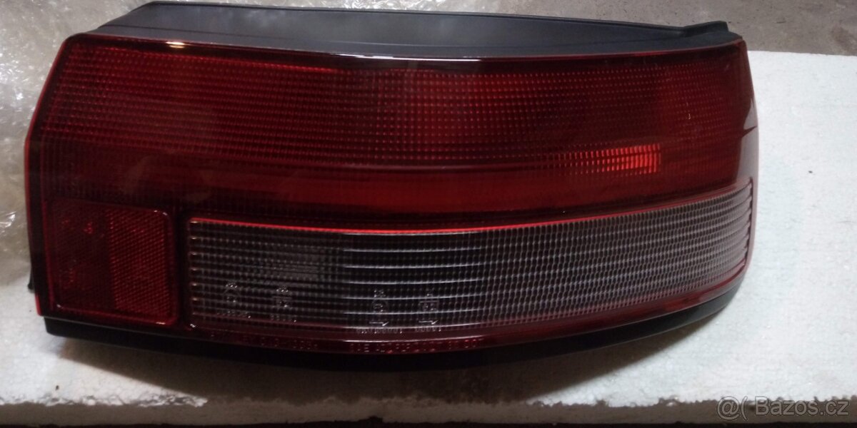 Mazda 323 BG těsnění zadních světel - 4
