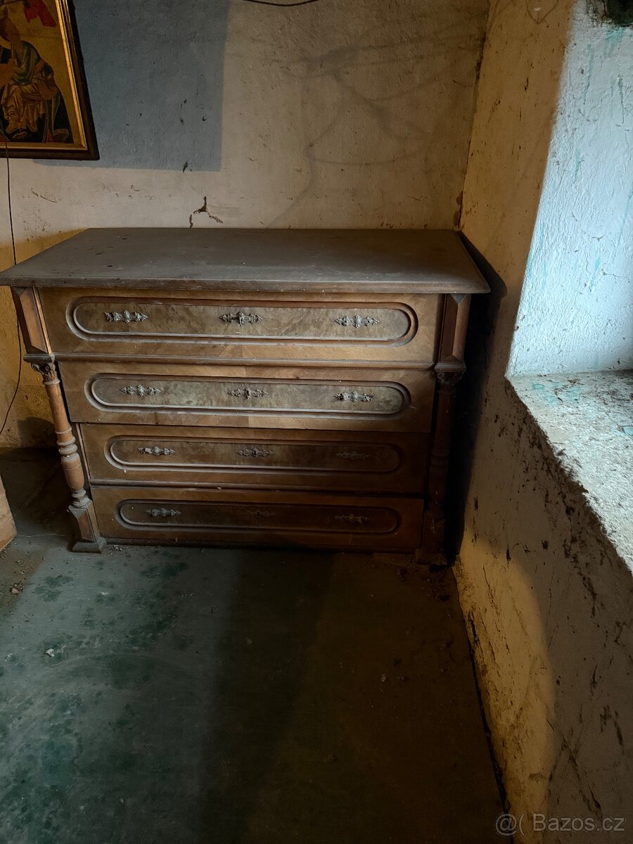 Komoda - 4