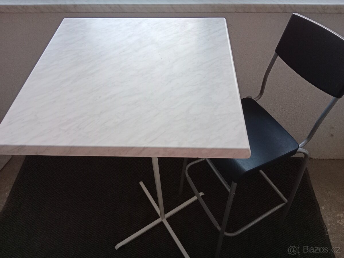 Barové stoly dvou velikostí - 4