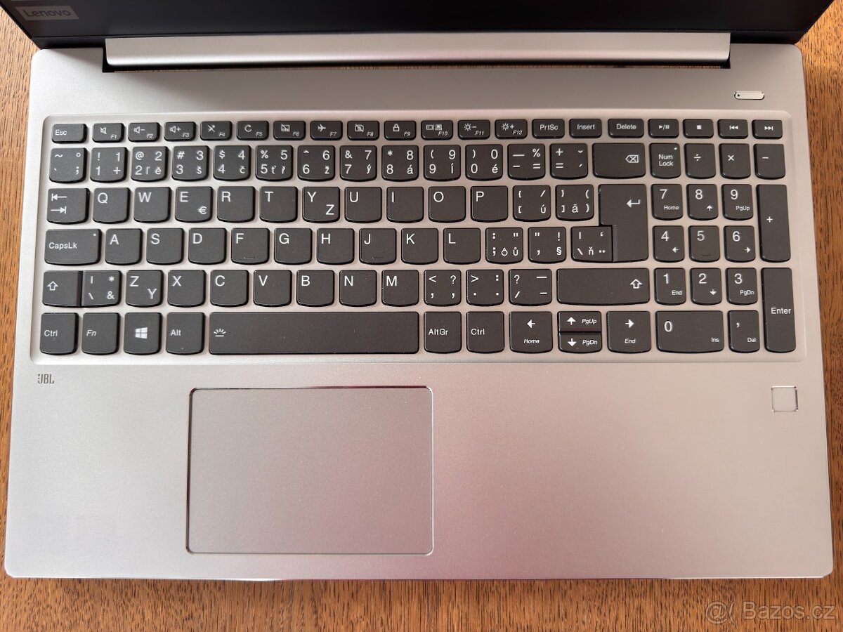 Notebook Lenovo 15.6 / Intel Core i5 / SSD / krásný stav - 4
