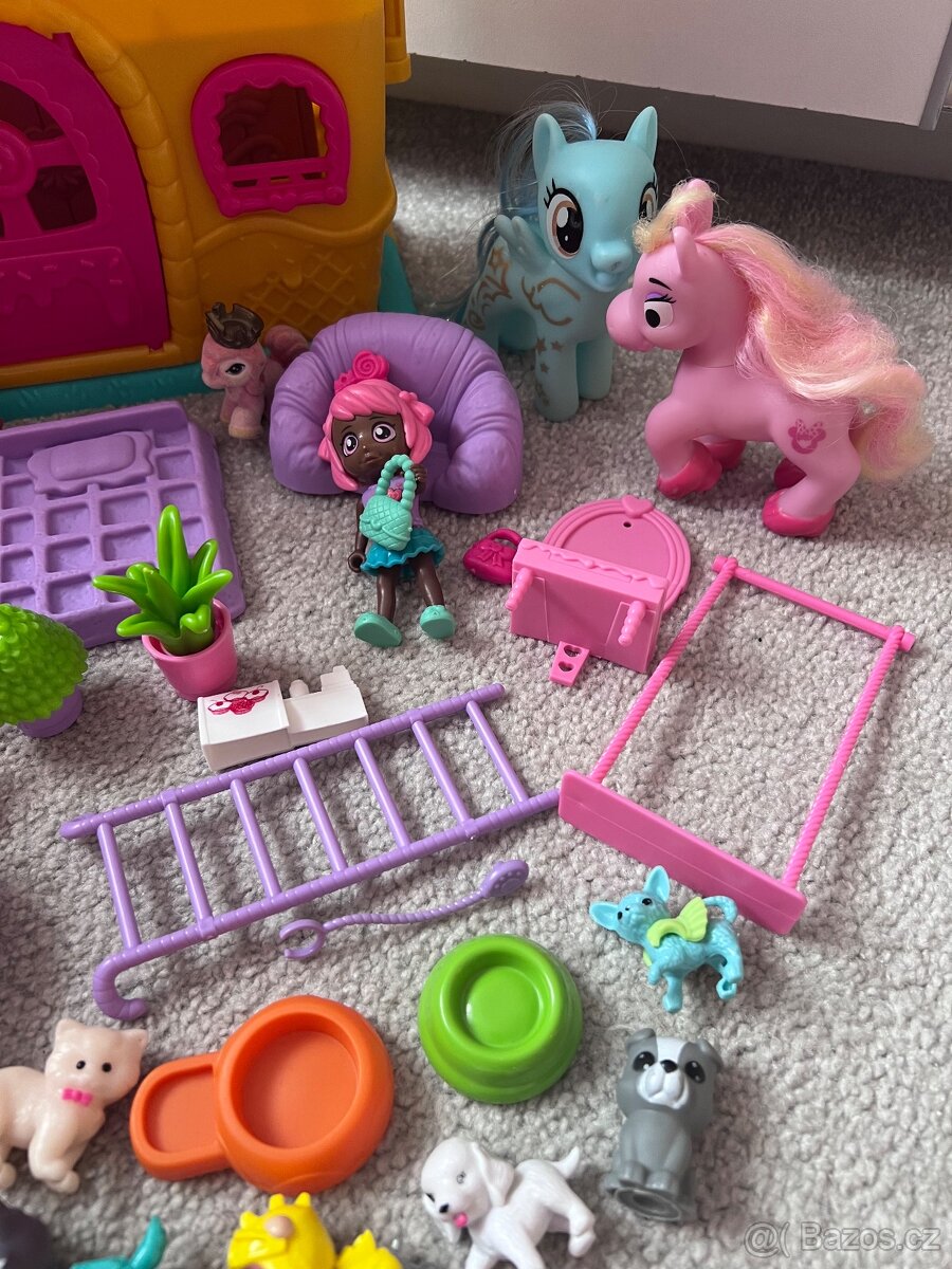 Cupcake domeček + figurky - 4