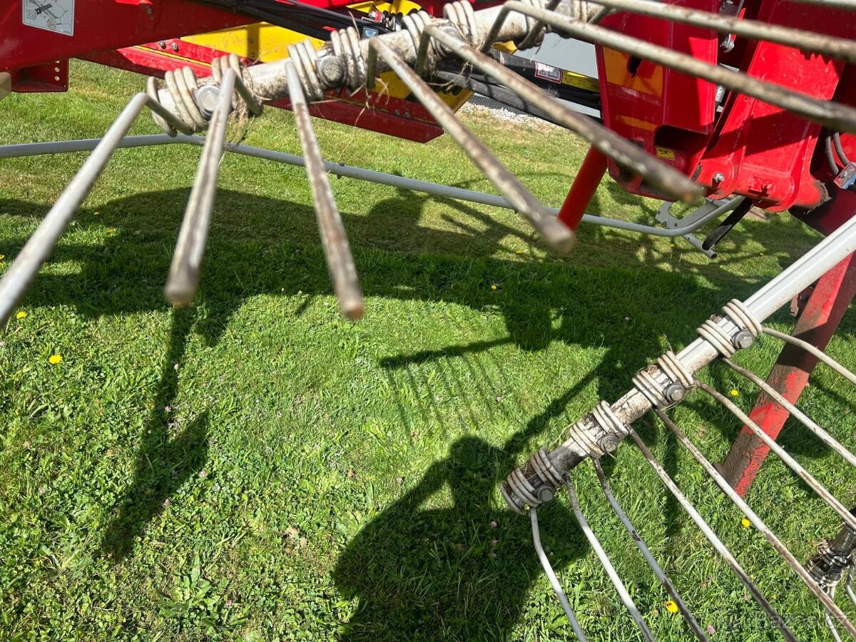 Shrnovač píce Pöttinger Top 722 - 4