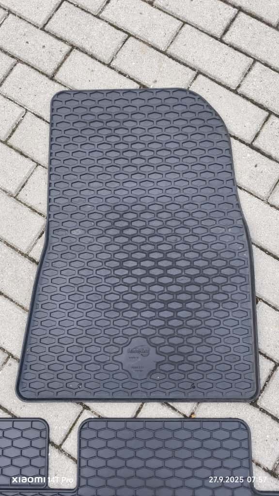 Gumové koberce Tesla 3 - 4