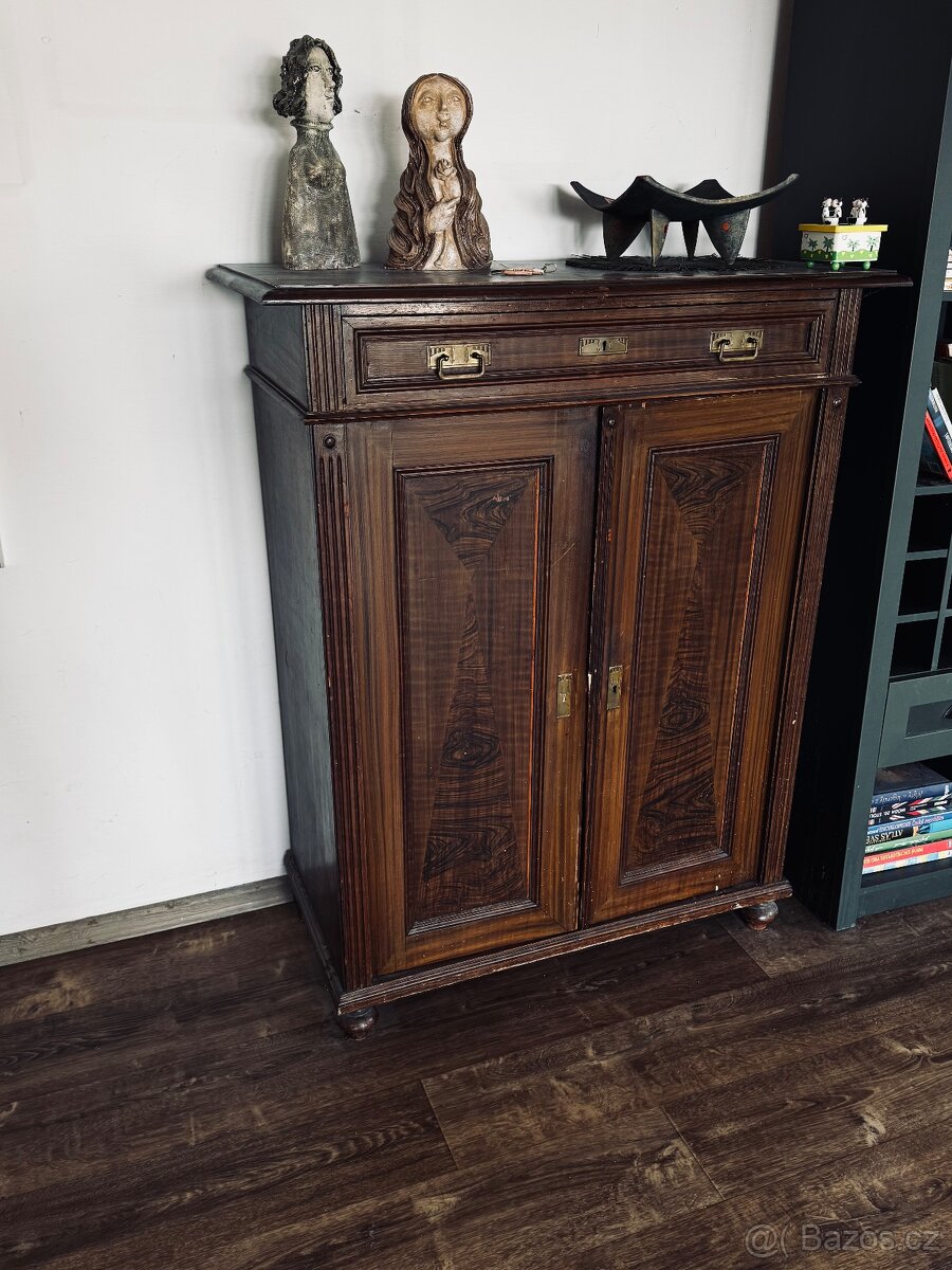 Starožitný nábytek - 4
