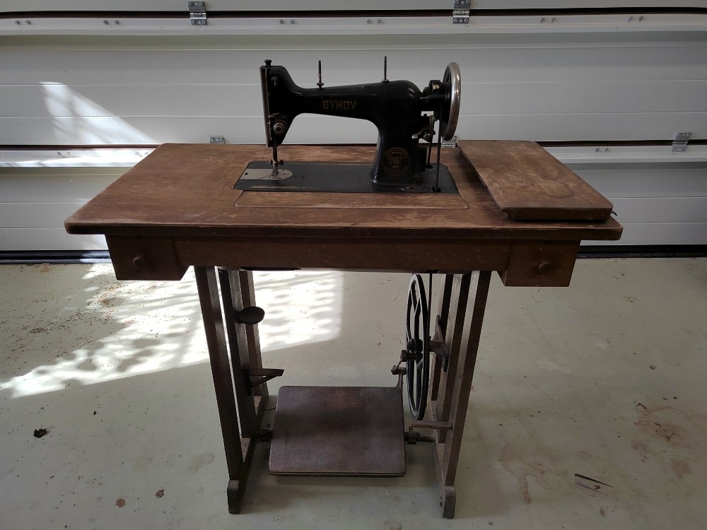 Šicí stroj - 4