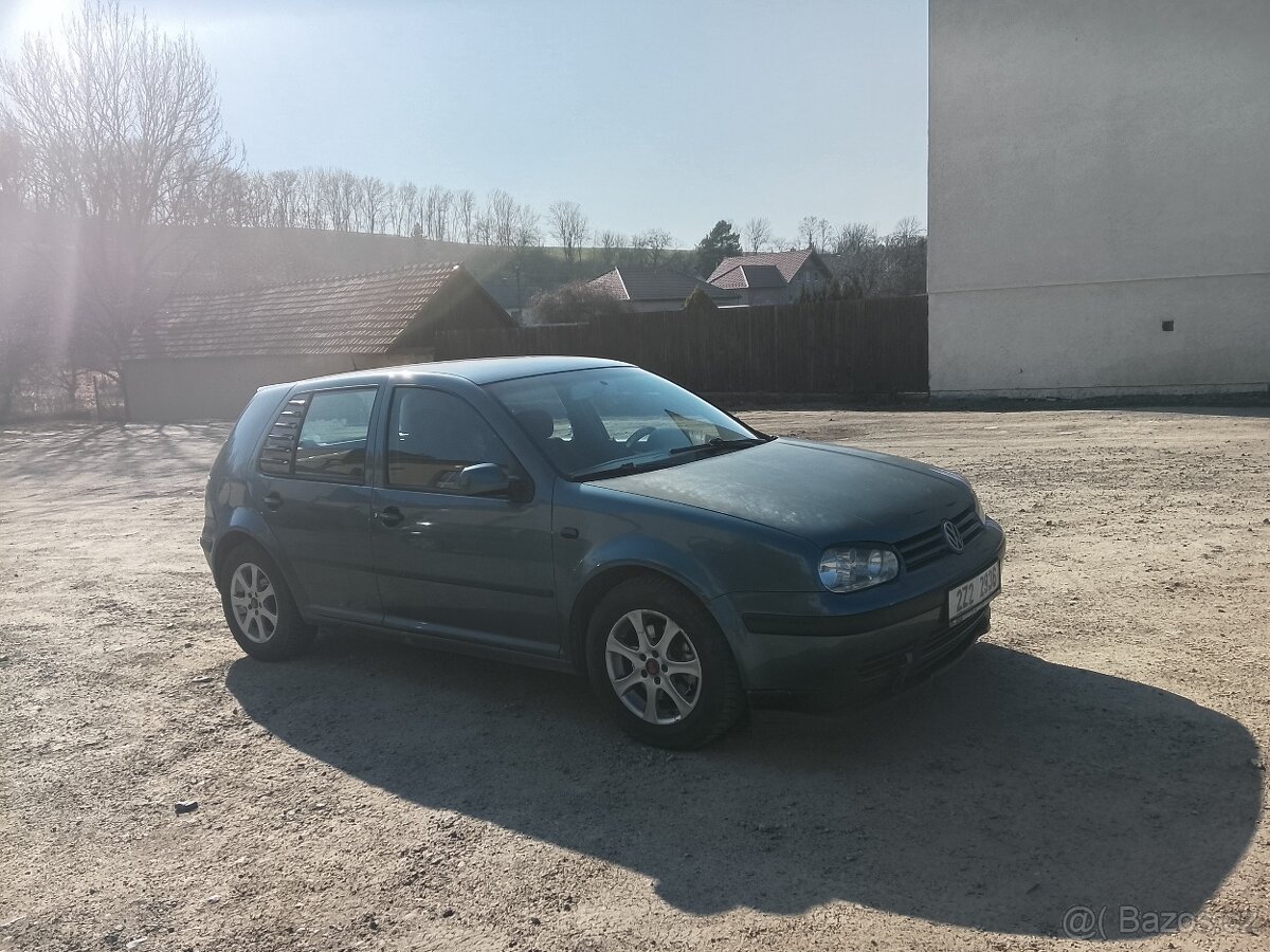 Golf 4 - 4