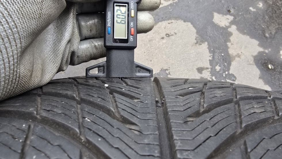 Zimní pneu 245/40/18 Michelin - 4