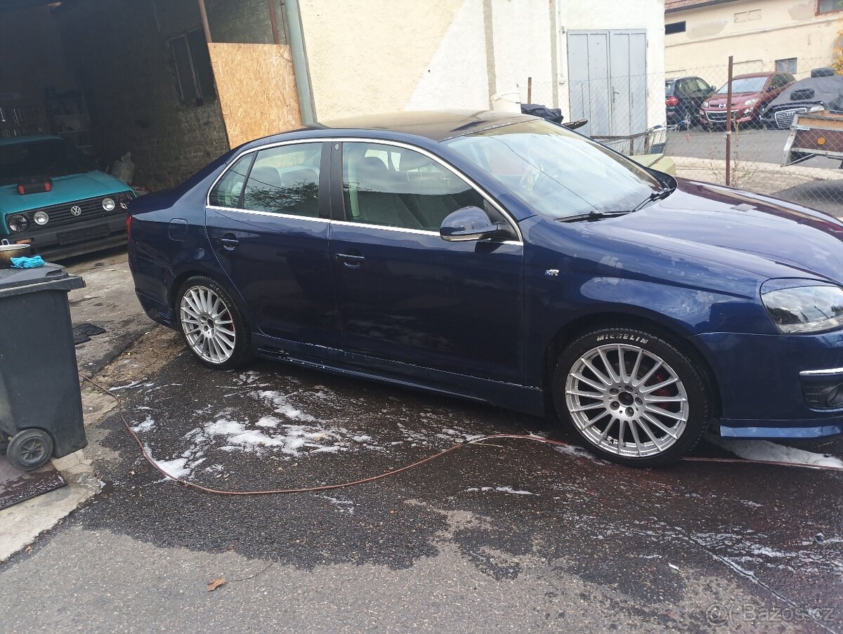 VW Jetta 1.9tdi 77kw na SMS nereagují - 4