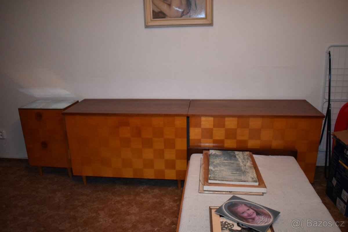 Nábytek z pozůstalosti - skříně, peřináky, postele... - 4