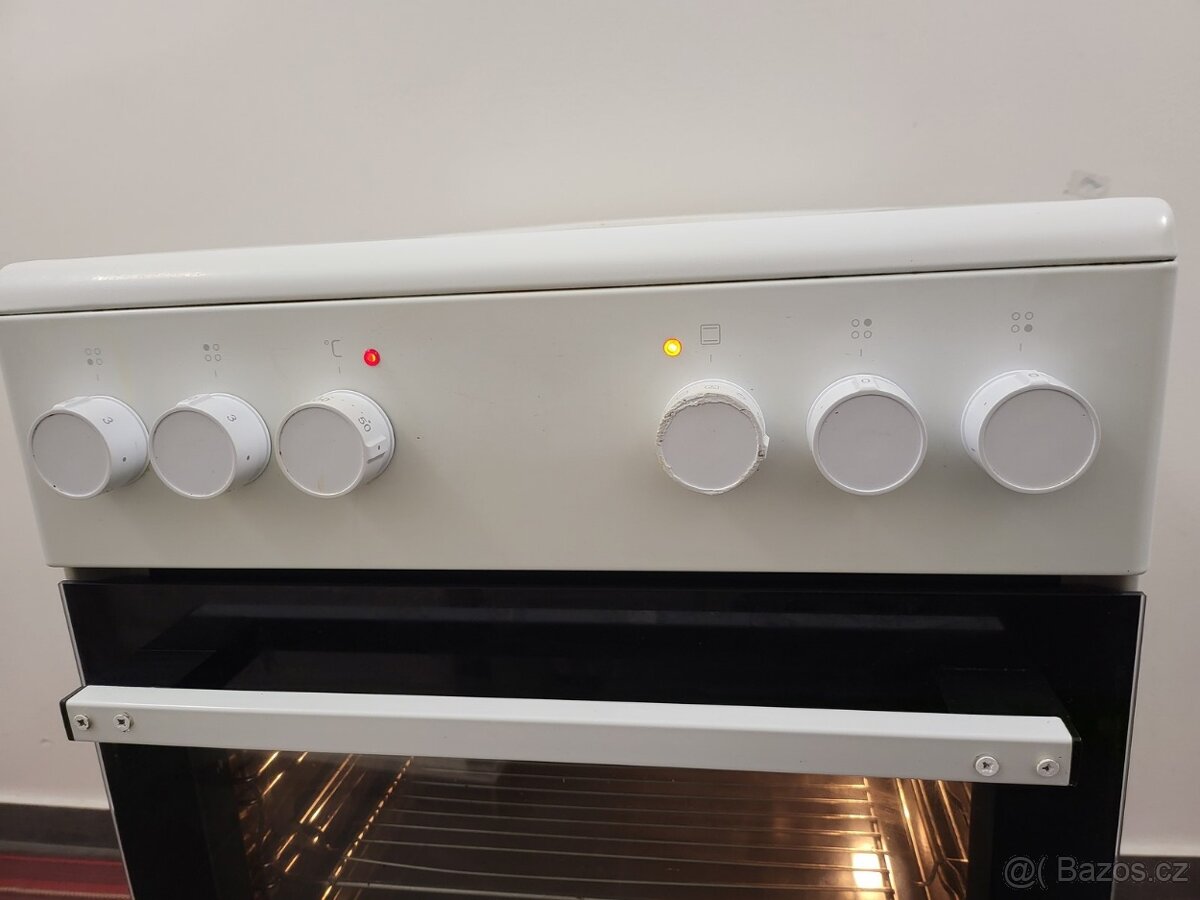 sklokeramický sporák s multifunkční troubou - 4