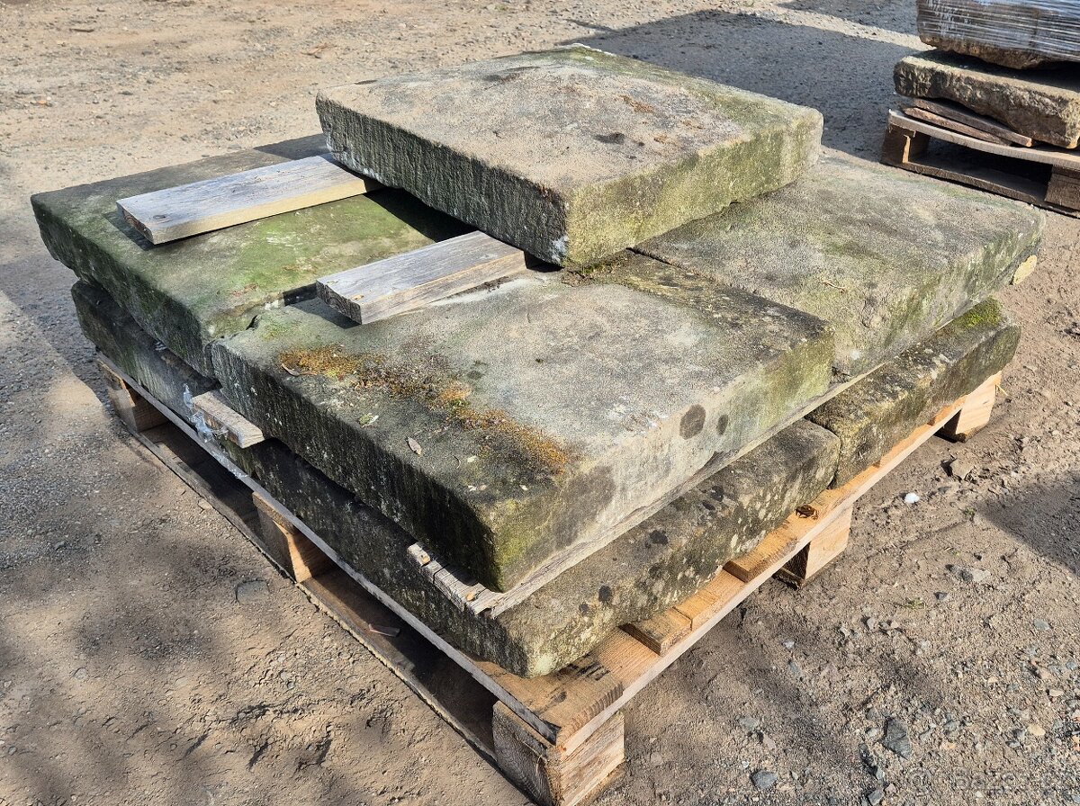 Pískovcová hlava 7 - 4