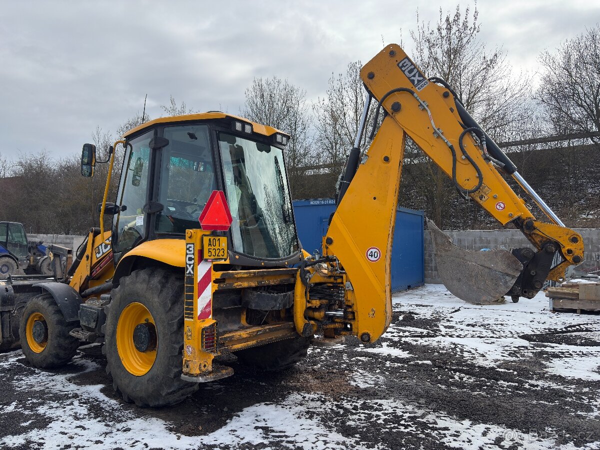 JCB 3CX Traktorbagr - 4