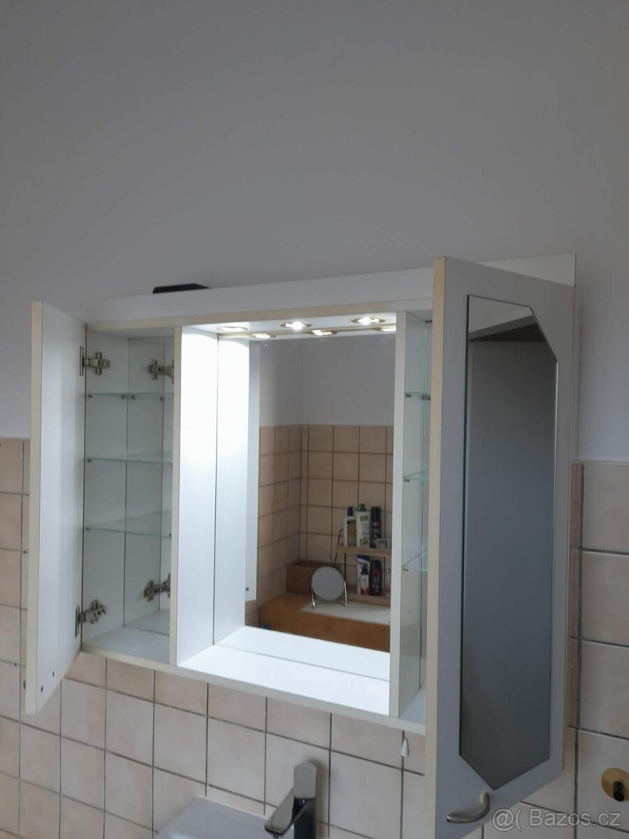 Koupelnová skříňka se zrcadlem - 4