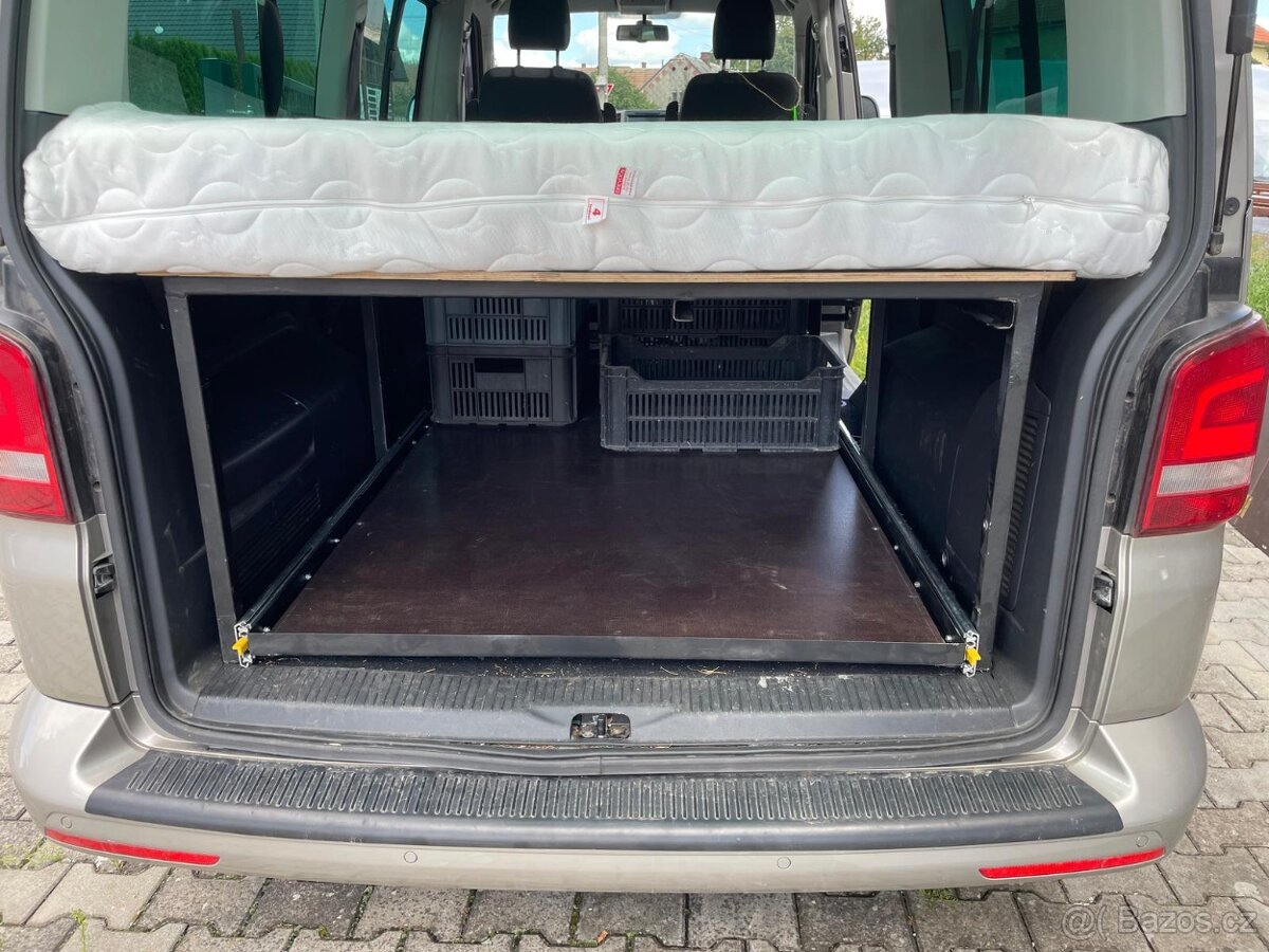 Vestavba na spaní do VW T5/T6 s kvalitní matrací - 4