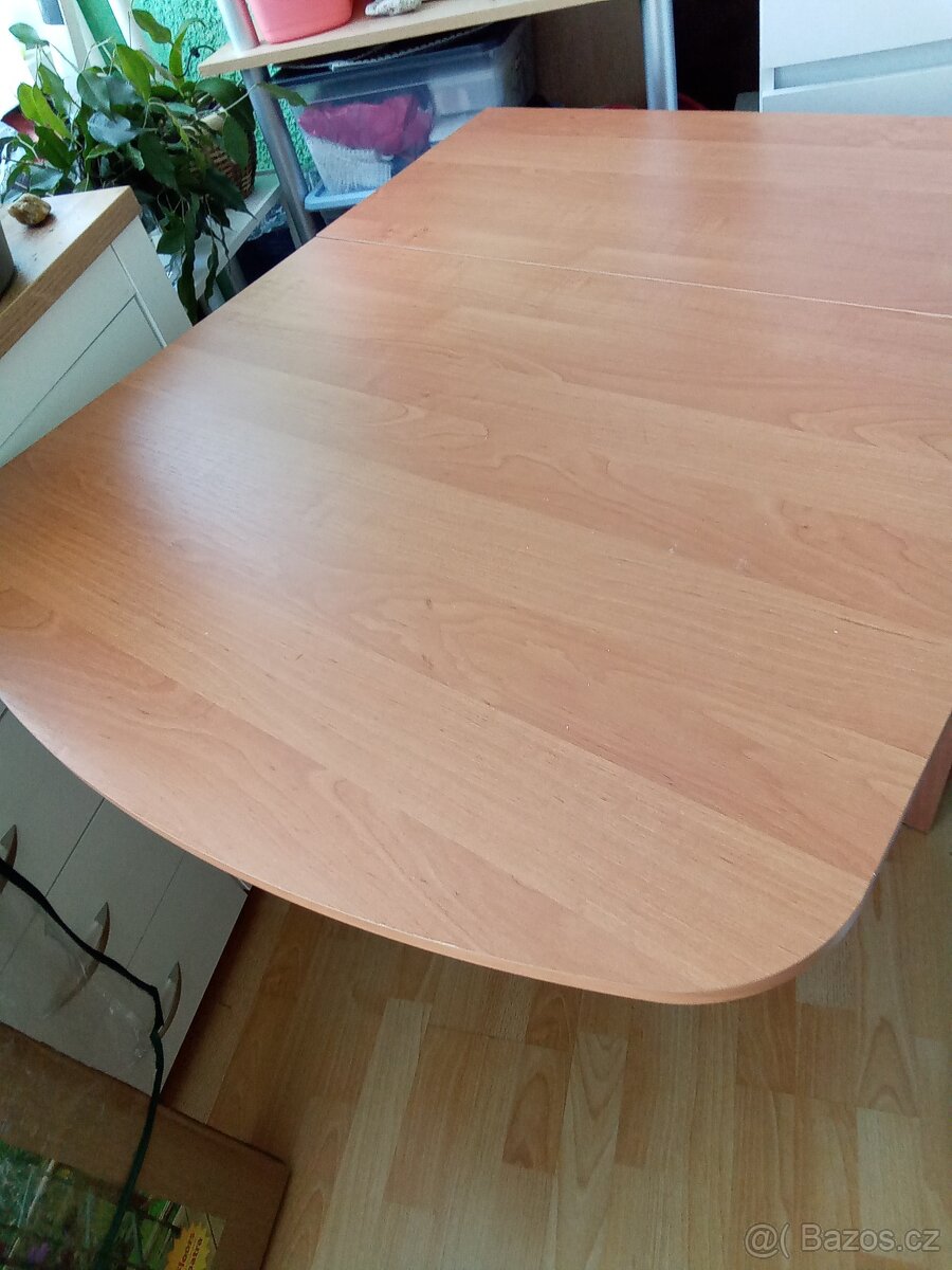 Skládací jídelní stůl - 4