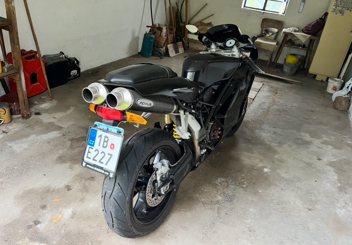 Ducati 749 - 4
