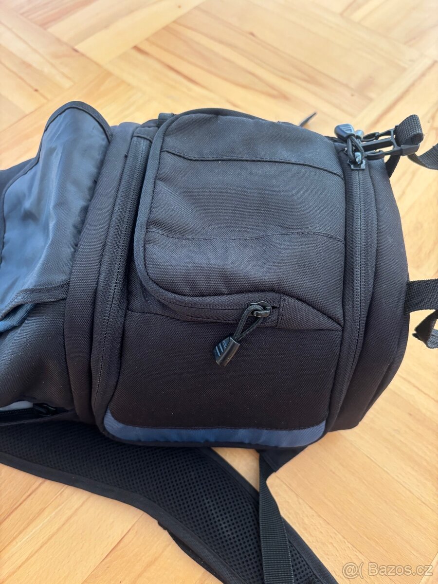 Fotobatoh Lowepro Fastpack 100 – kompaktní a praktický - 4