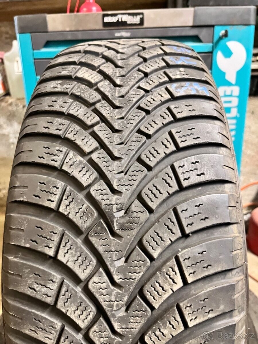 2x 225/60 R17 zimní pneu - 4