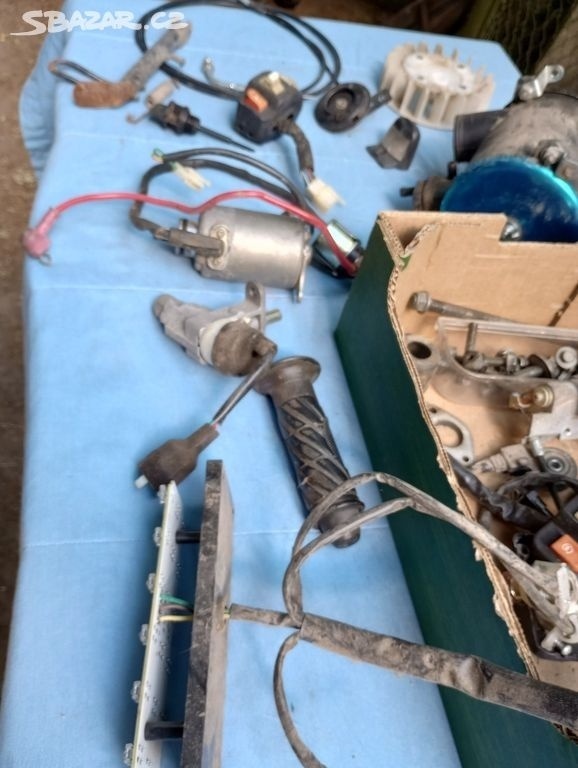 Čínský skútr směs dílů - 4