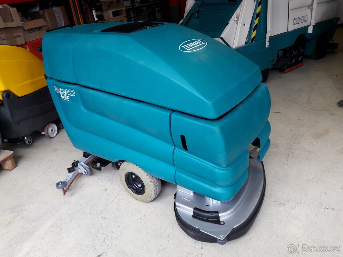 Podlahový mycí stroj Tennant 5680 Disk 80 s vl. pojezdem - 4