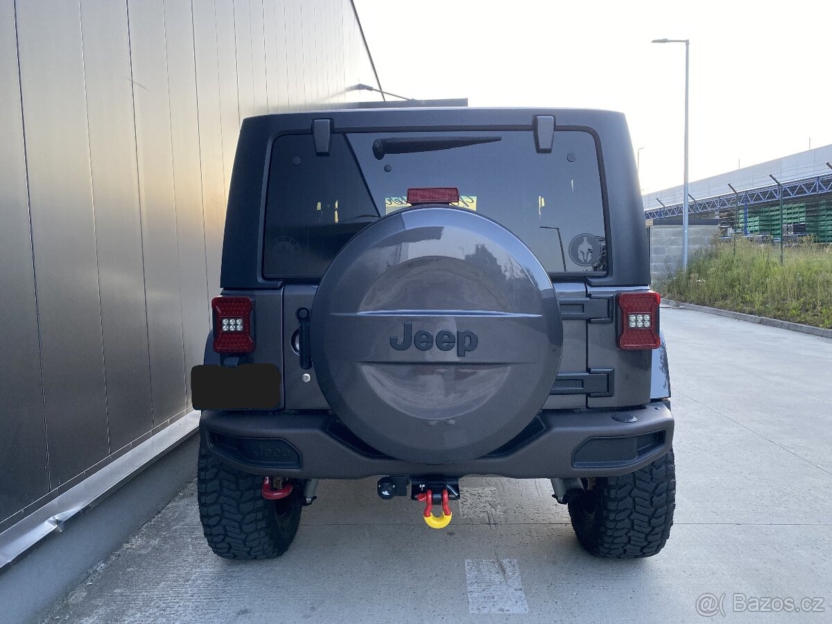 Jeep Wrangler 75th Anniversary Edition - 4