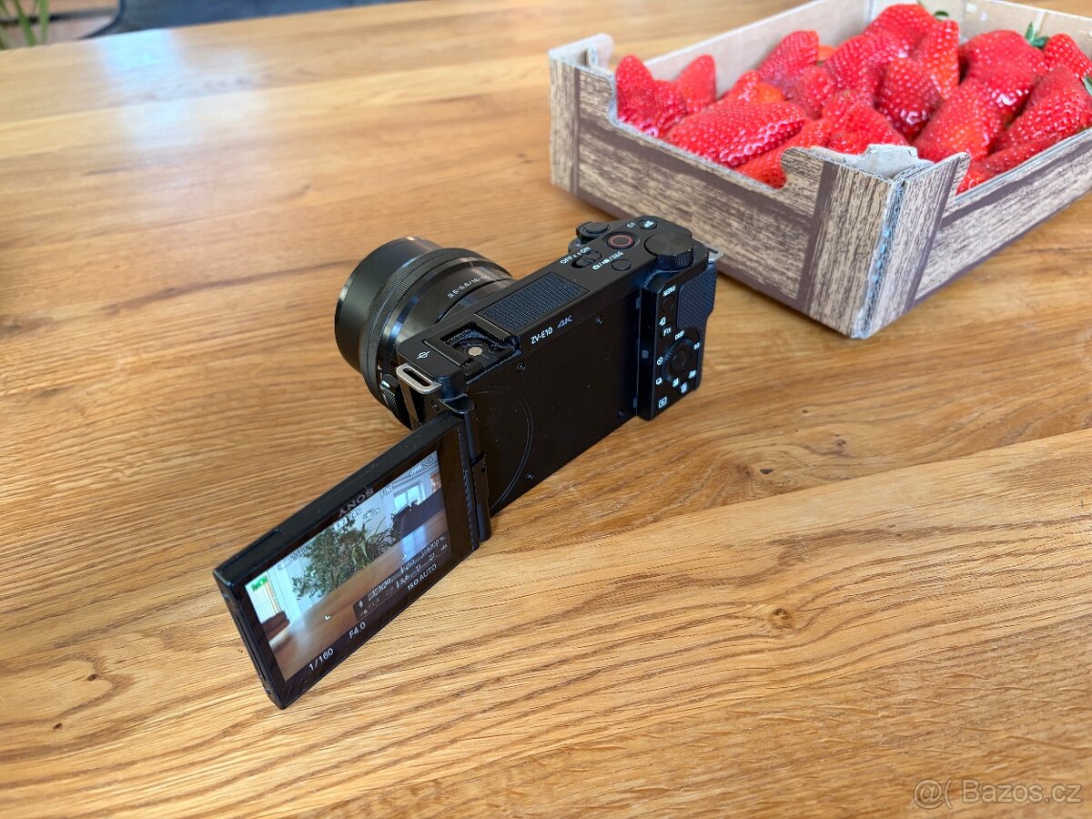 Sony ZV-E10 + 16-50 mm - 4