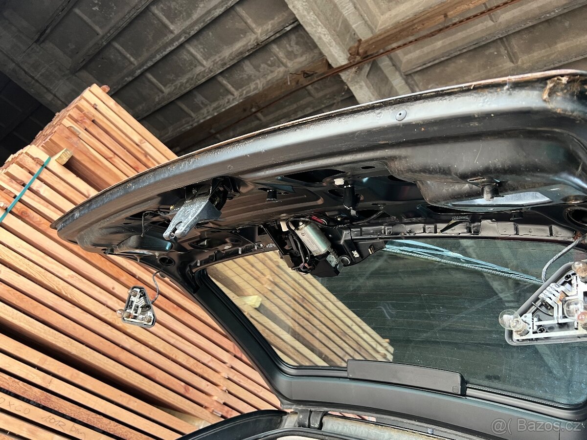 BMW E39 touring víko kufru - 4