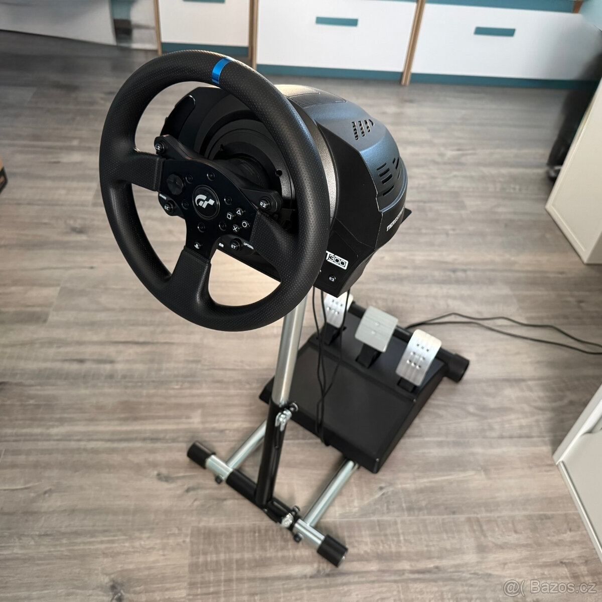 Volant Thrustmaster T300 RS, 3-pedály T3PA + Stojan DeluxeV2 - 4
